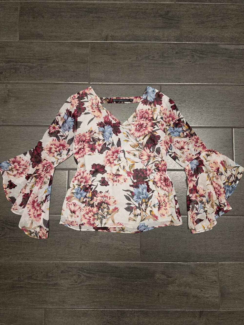 WHITE HOUSE BLACK MARKET Floral Jacquard Cutout Back Bell Sleeve Boho Blouse